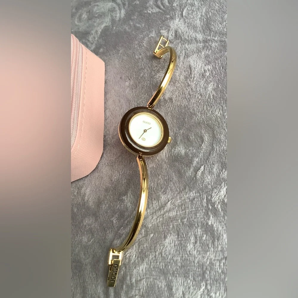 GUCCI bangle watch with set of bezels🧡🤍💙❤️ - Picture 4 of 10